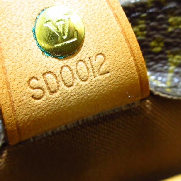 LOUIS VUITTON Vavin Tote - Picture 10 of 14